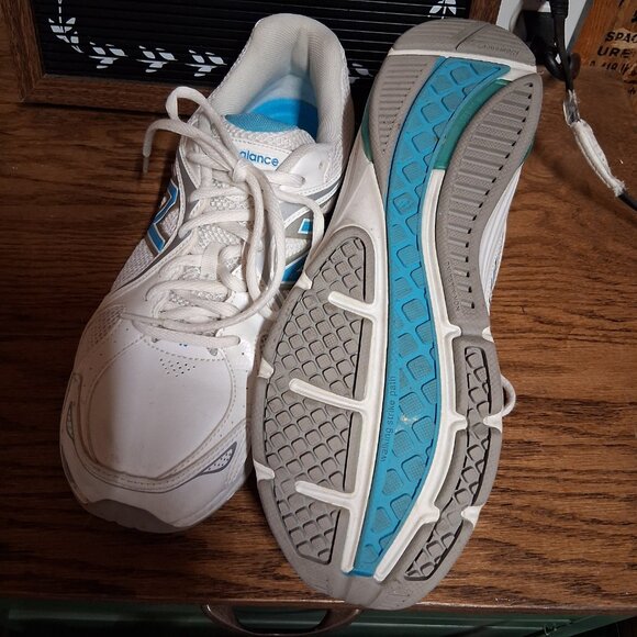 Exceptional Ladies New Balance 847, Size 10, Blue/Gray - Picture 2 of 2